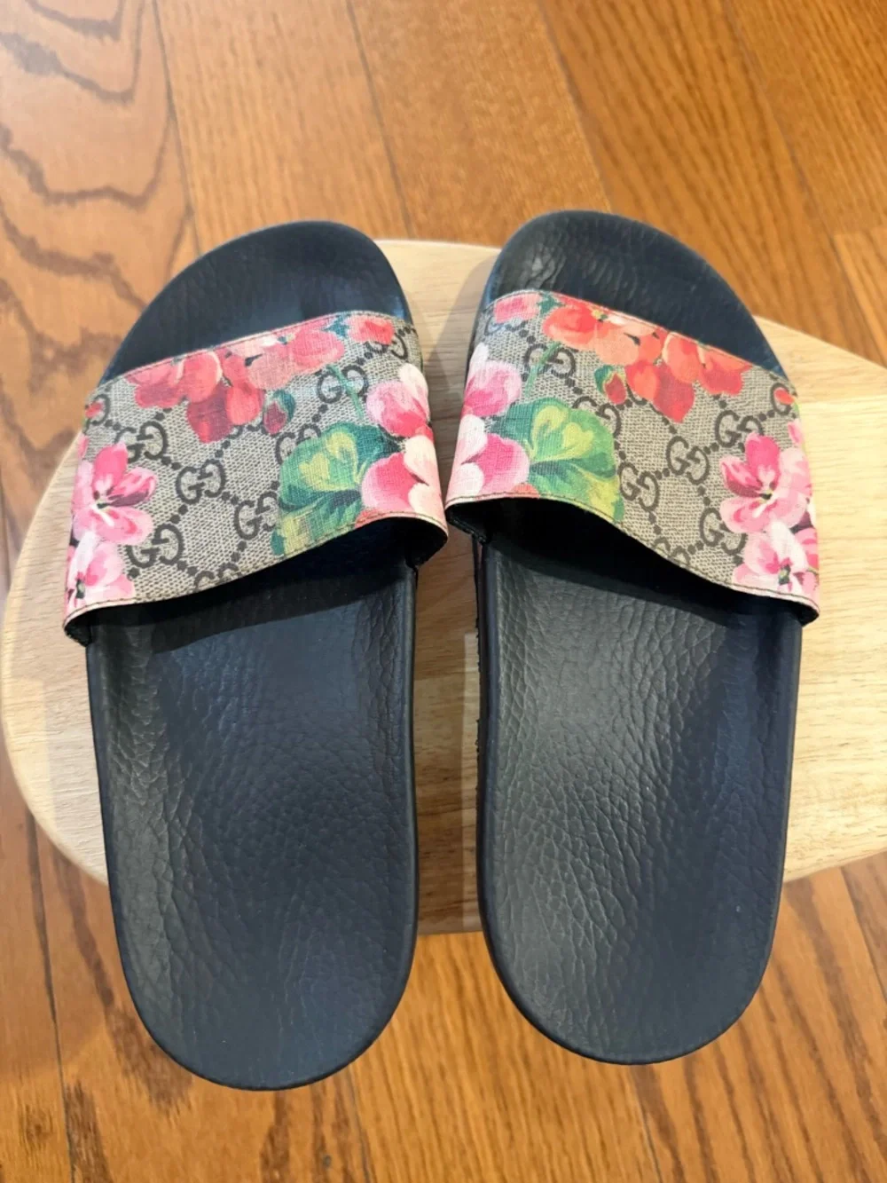 Gucci Floral GG Canvas Slide Sandals - Black Footbed with Pink & Green Flowers - Picture 2 of 7